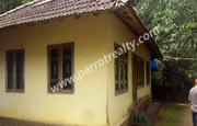 3acre  land with house for sale near Padinjarathara. 
