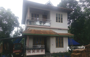 Well maintained3.5acreland with2story house for sale near mananthavady